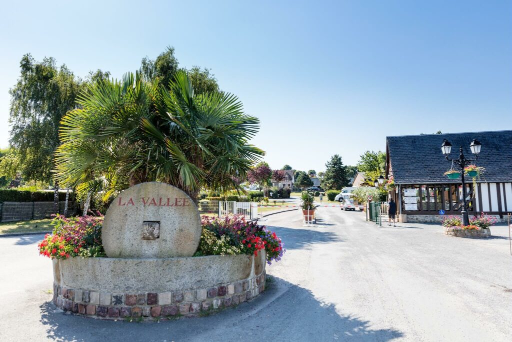 l'entrée du camping la Vallée en Normandie