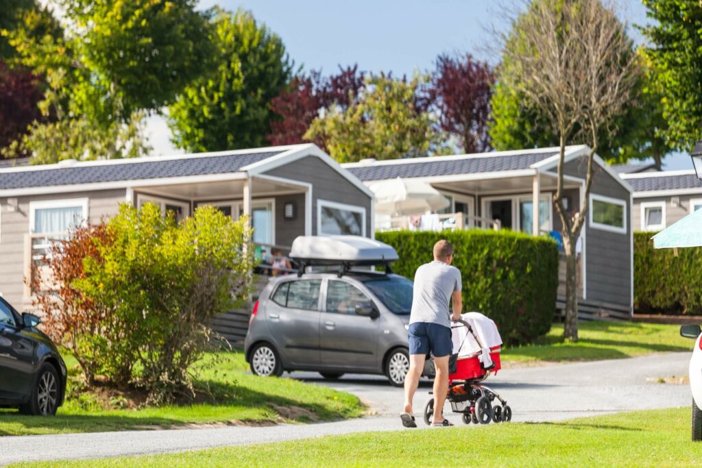 les allées du camping la Vallée